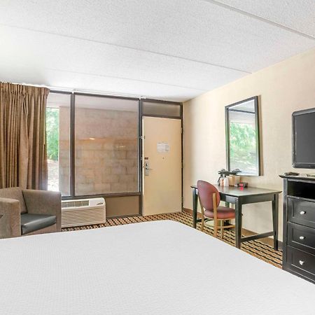 Quality Inn Near Speedway Wilkesboro Eksteriør bilde