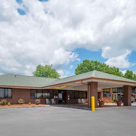 Quality Inn Near Speedway Wilkesboro Eksteriør bilde