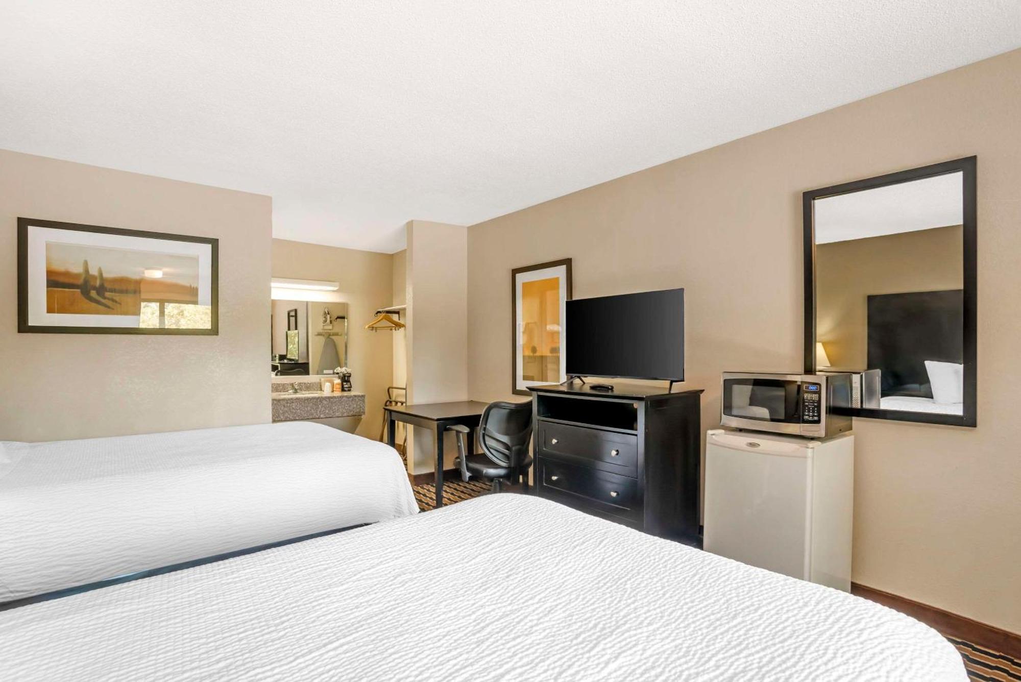 Quality Inn Near Speedway Wilkesboro Eksteriør bilde