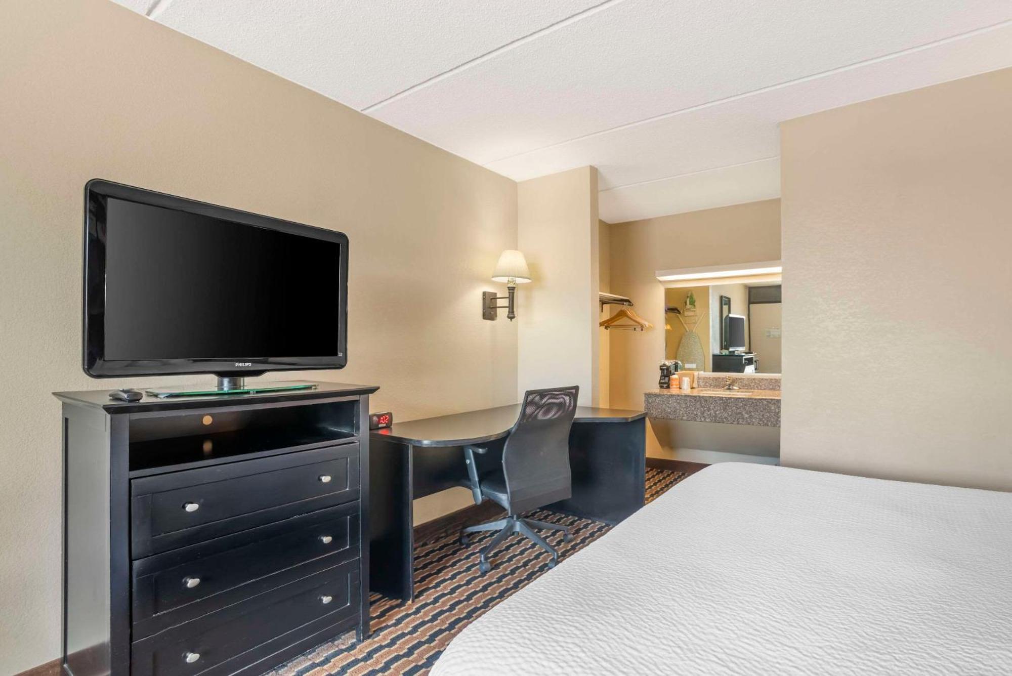 Quality Inn Near Speedway Wilkesboro Eksteriør bilde