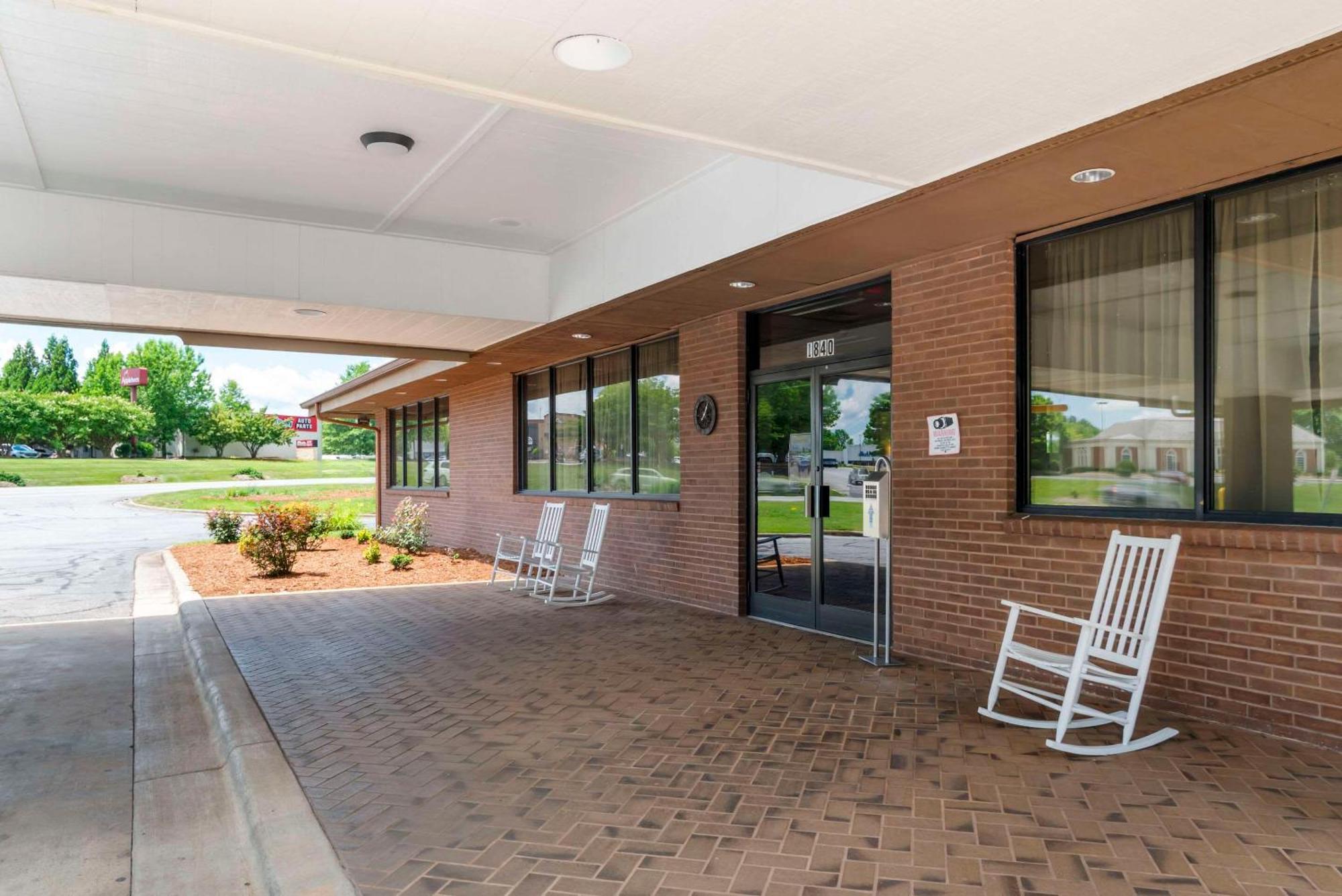 Quality Inn Near Speedway Wilkesboro Eksteriør bilde