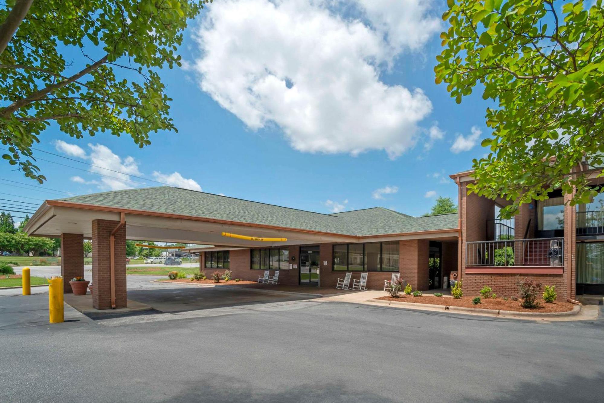 Quality Inn Near Speedway Wilkesboro Eksteriør bilde