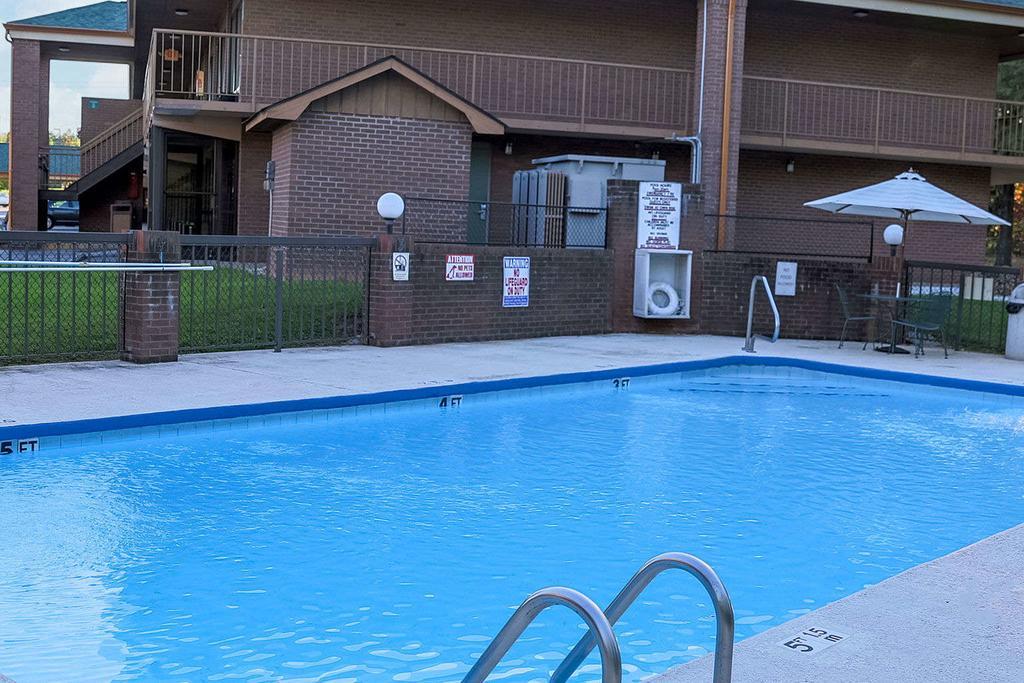 Quality Inn Near Speedway Wilkesboro Eksteriør bilde